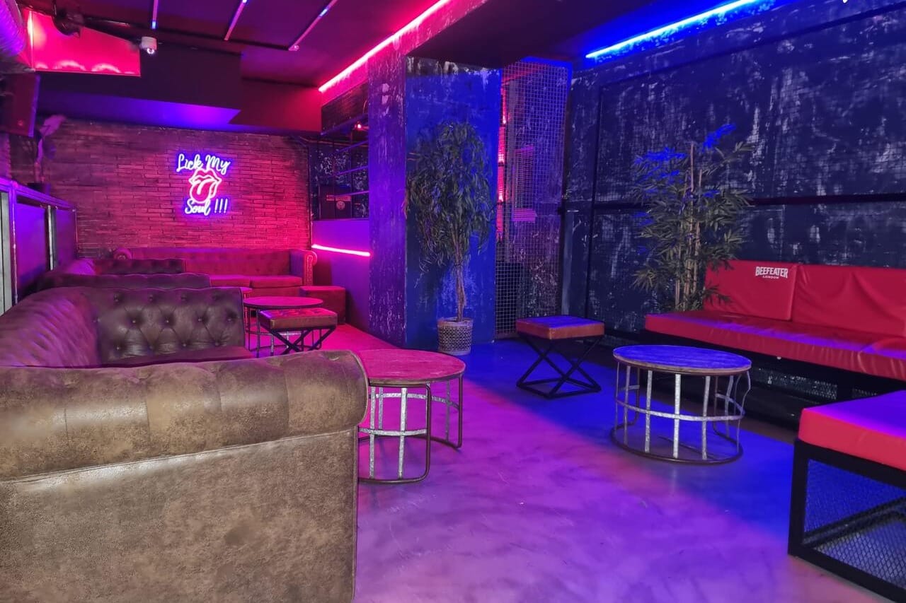 Hangar48, sala industrial-fiesta en el centro de Madrid ideal para cumpleaños épicos.