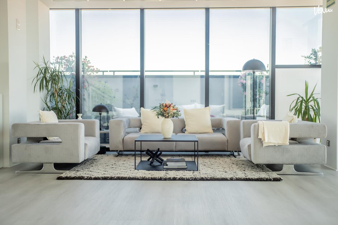 Innédito16 Áster, espacio de altura con terraza y diseño brutal para reuniones con glamour.