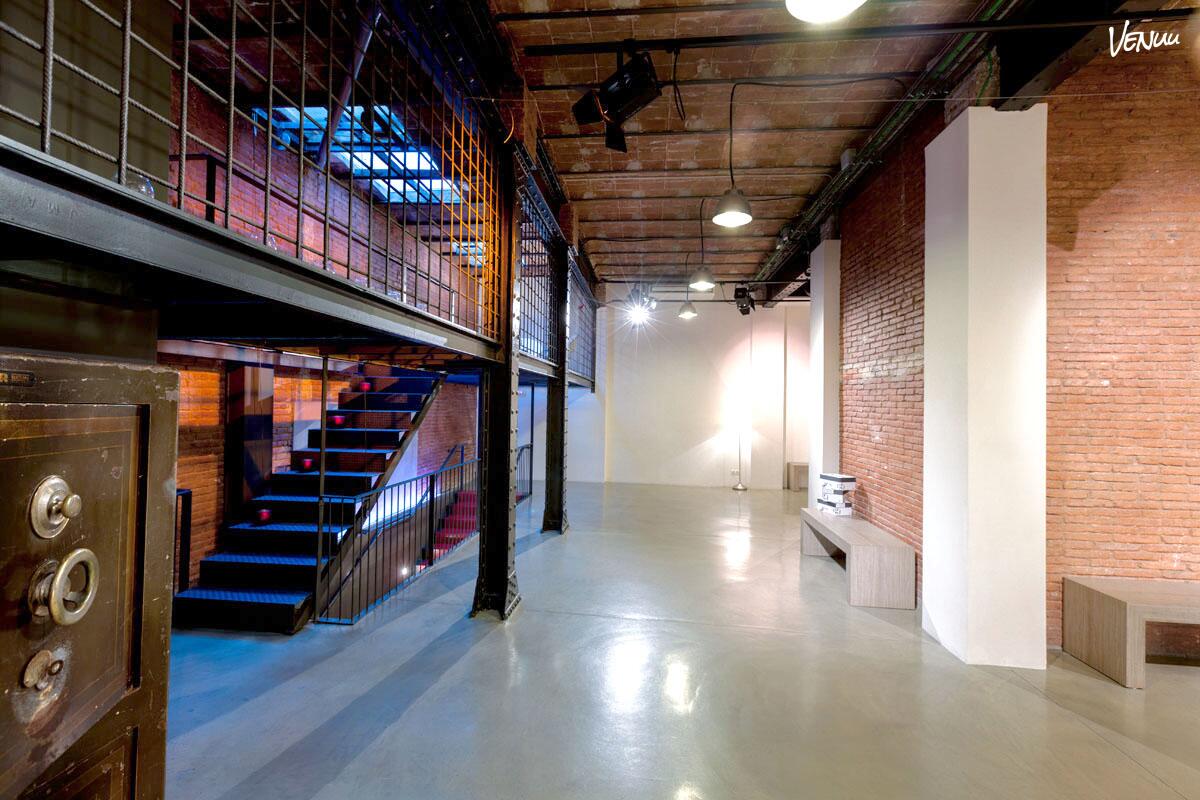  Ingracia - Sala Soho, un espacio en Barcelona con vibras neoyorquinas para eventos exclusivos.