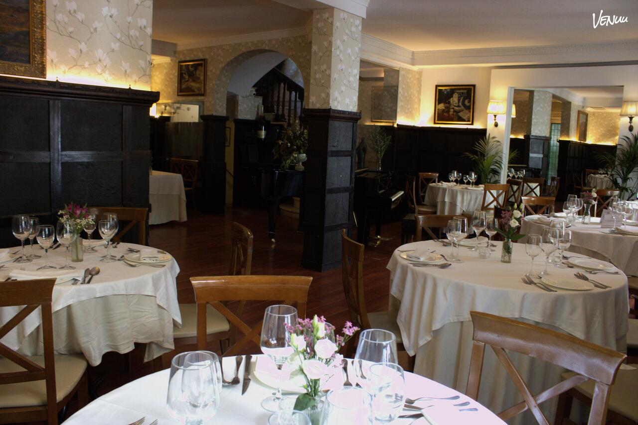  La Favorita Madrid, un restaurante en Madrid donde las bodas íntimas se celebran con música y elegancia.