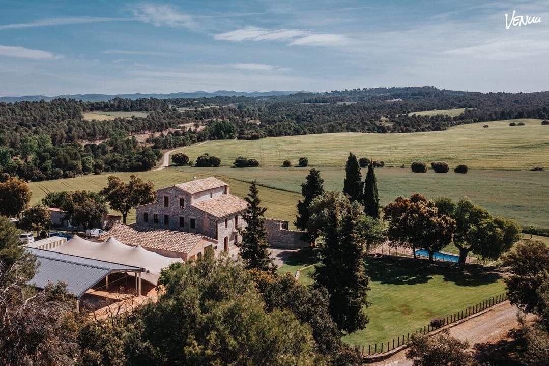Les Quingles, una masía en Barcelona con jardines de ensueño para bodas íntimas.