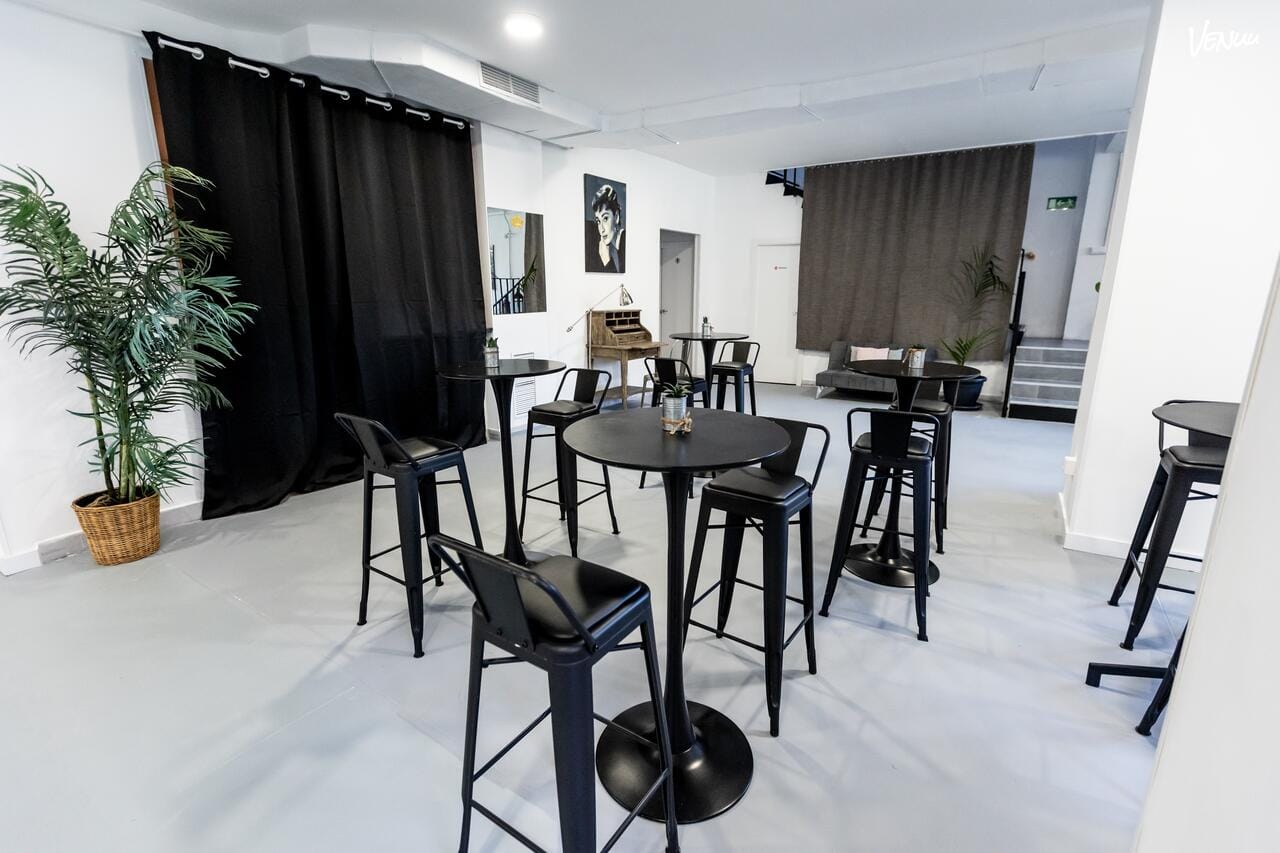 Mad bunker: Sala de conferencias privada en Madrid con un ambiente exclusivo.