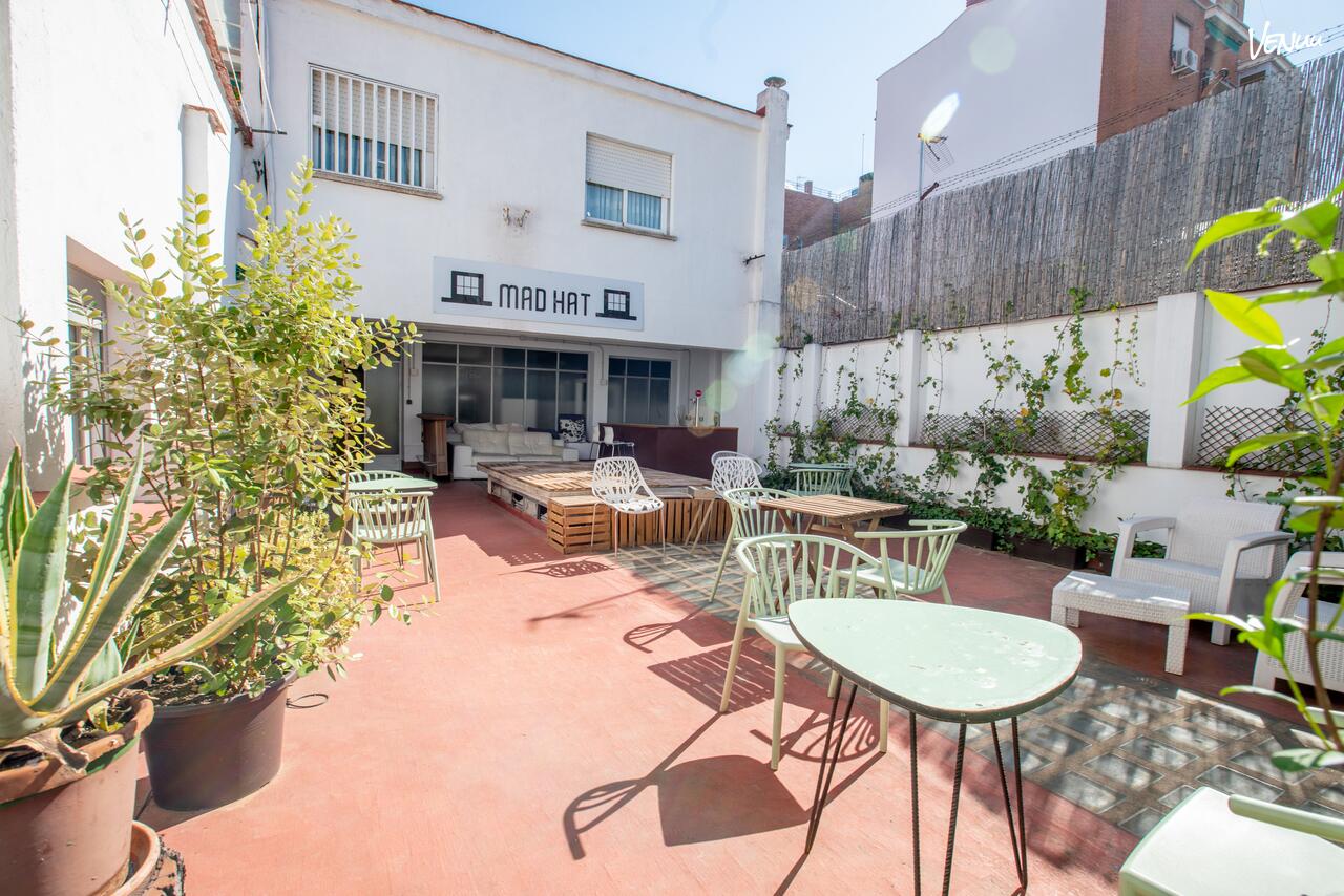  Mad Hat Terraza, un local en Madrid donde los cumpleaños infantiles son mágicos y llenos de imaginación.