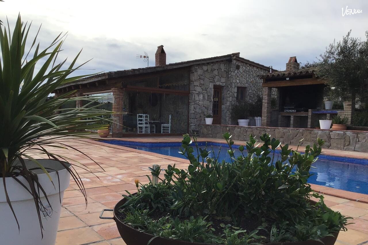 Masia Pla del Bosc - Bubbles Suite, una casa rural en Barcelona para eventos únicos e inolvidables.