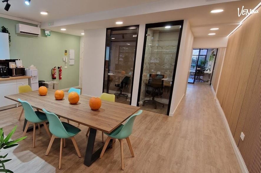 Nexus - Sala 1, una sala de reuniones en Barcelona donde la productividad es la reina del lugar.