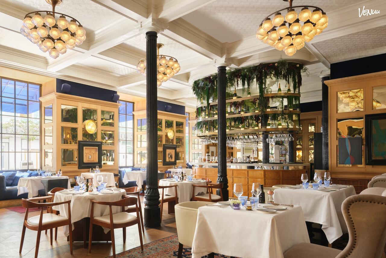 Only YOU Boutique Hotel - Younique Arts Club, un restaurante en Madrid con reservado privado para eventos con un toque de diseño y exclusividad.