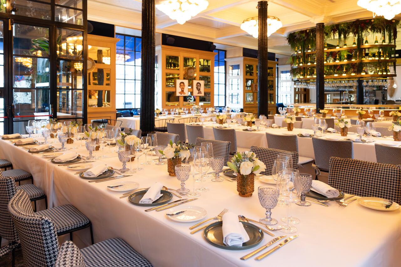 Only YOU Boutique Hotel - Younique Arts Club, un hotel en Madrid donde las bodas pequeñas tienen un toque de alta categoría.