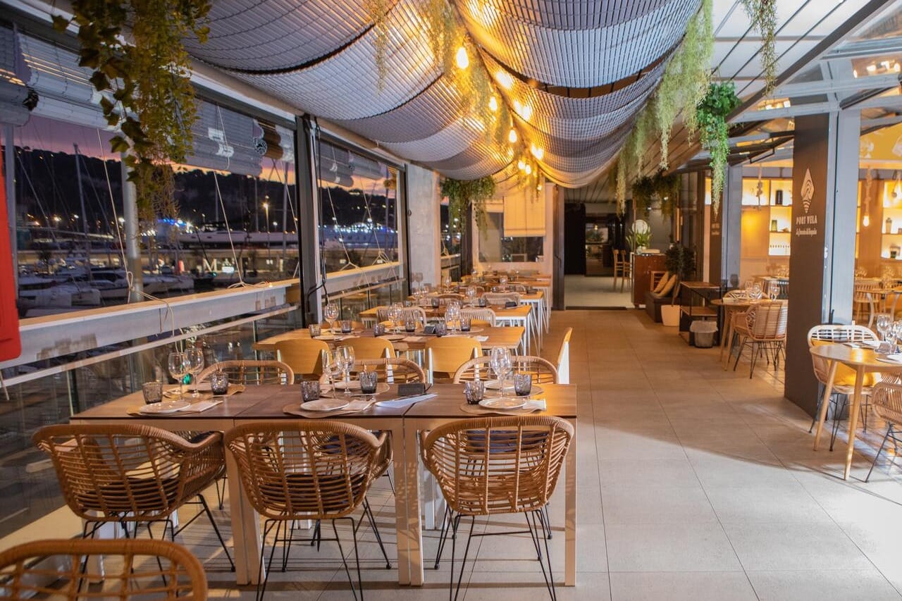 Port Vela, terraza frente al mar ideal para cumpleaños mediterráneos e inolvidables