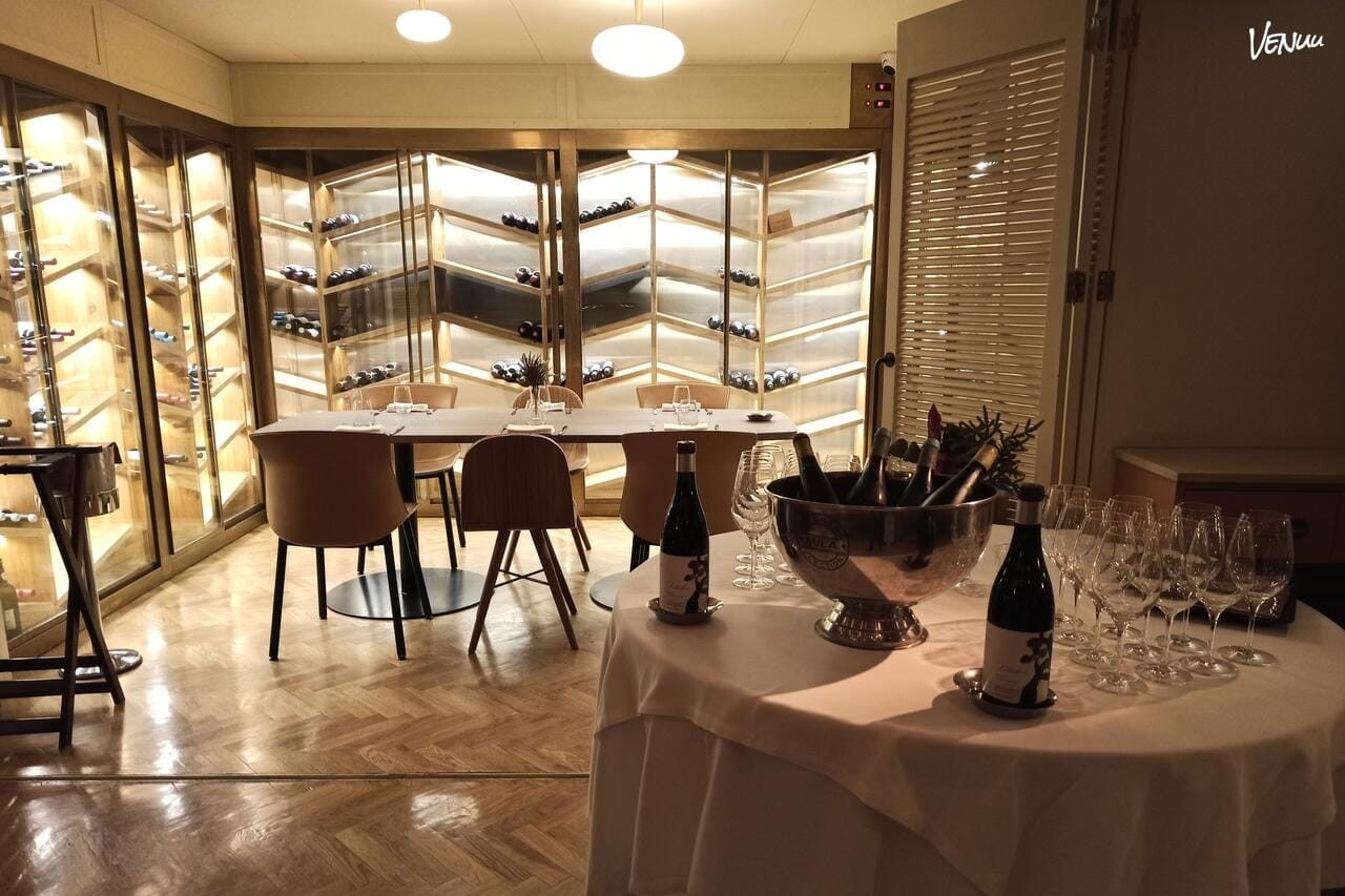 Restaurante Benares - Bodega, un restaurante en Madrid donde las comidas de empresa se celebran entre vinos y buena comida.