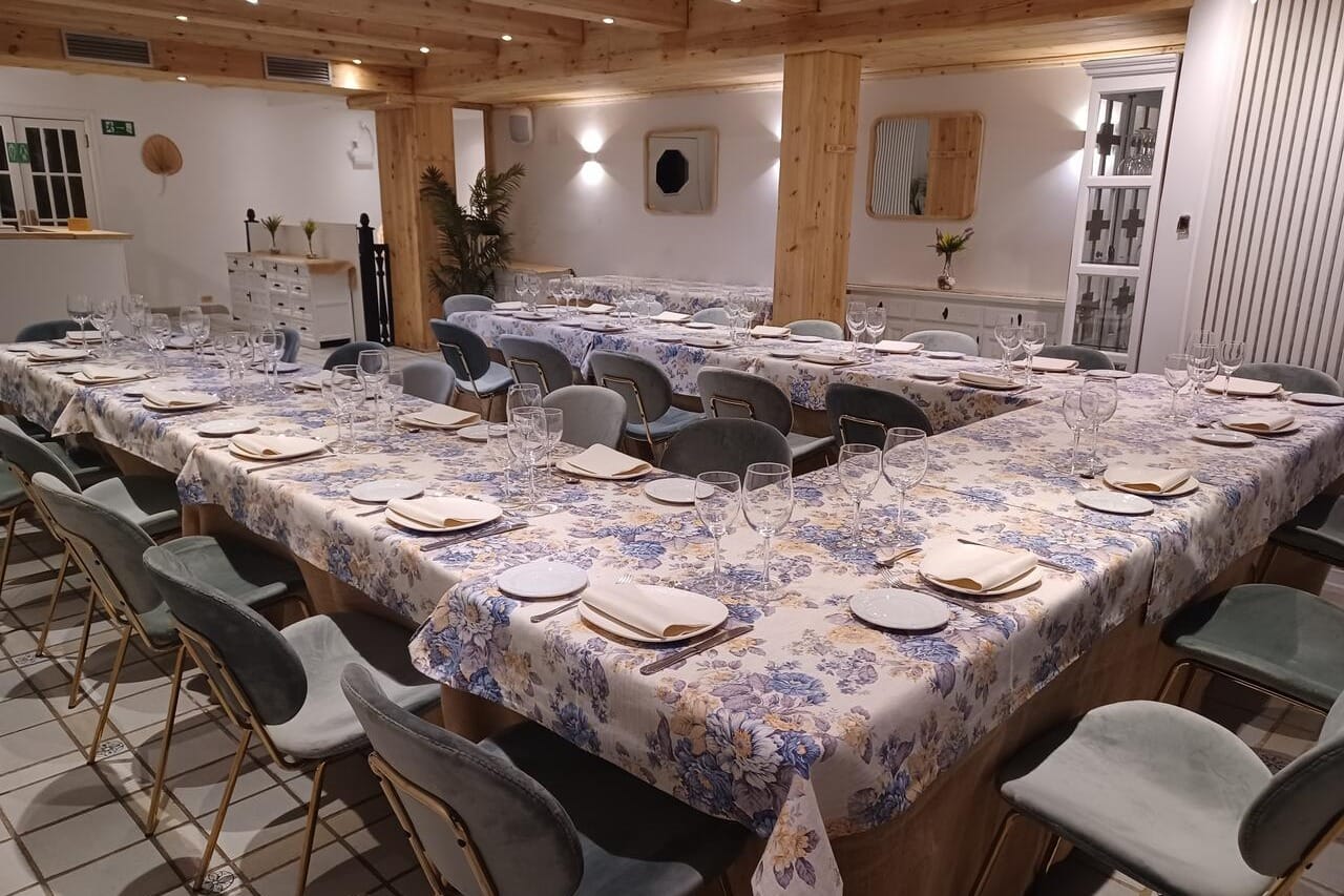 Restaurante Panamera Madrid, salón con terraza caribeña para bodas con sabor y alegría.