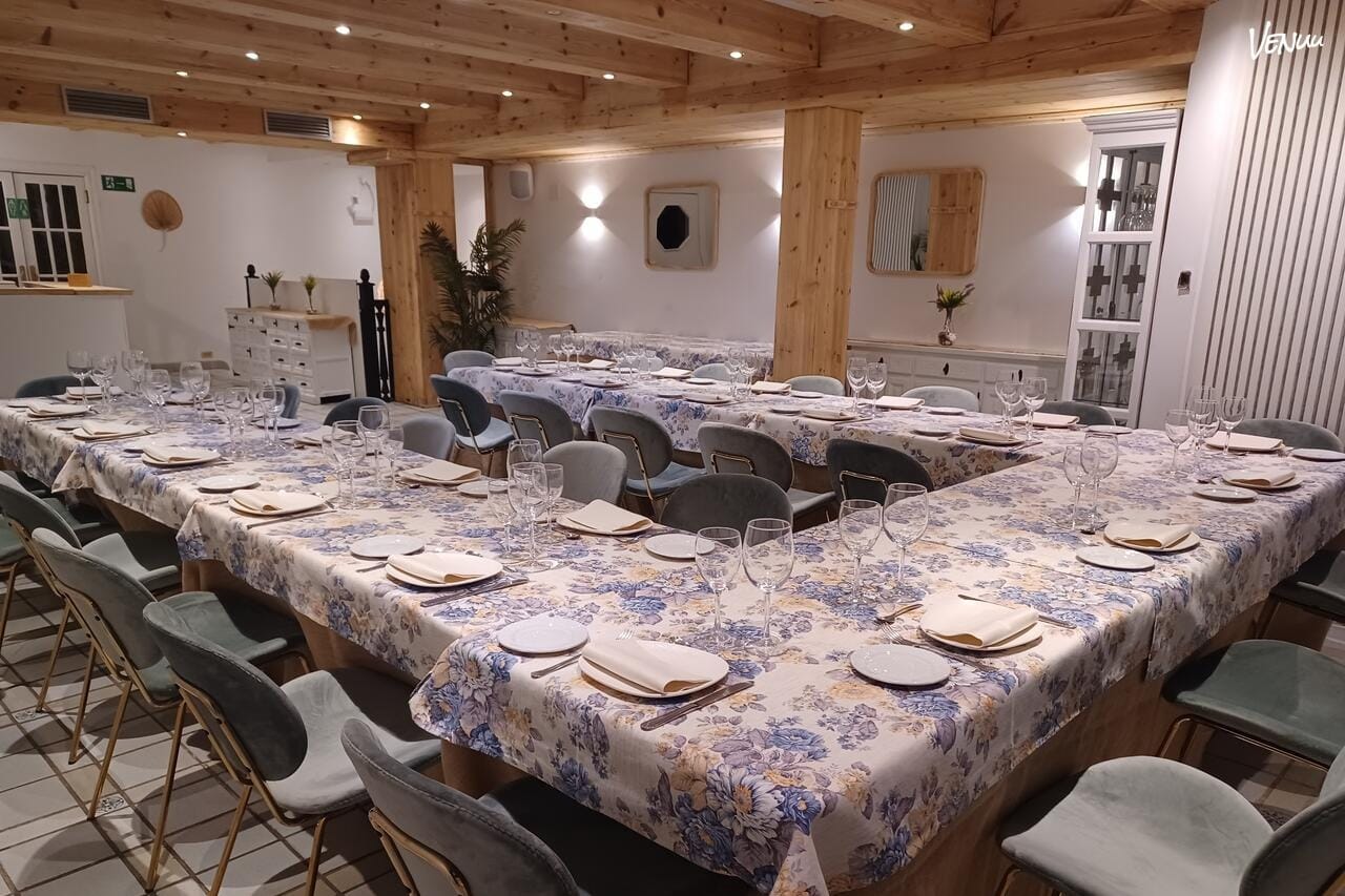 Restaurante Panamera: Restaurante con un toque caribeño en Madrid, ideal para grupos. Mariscos y cócteles tropicales en un ambiente relajado.