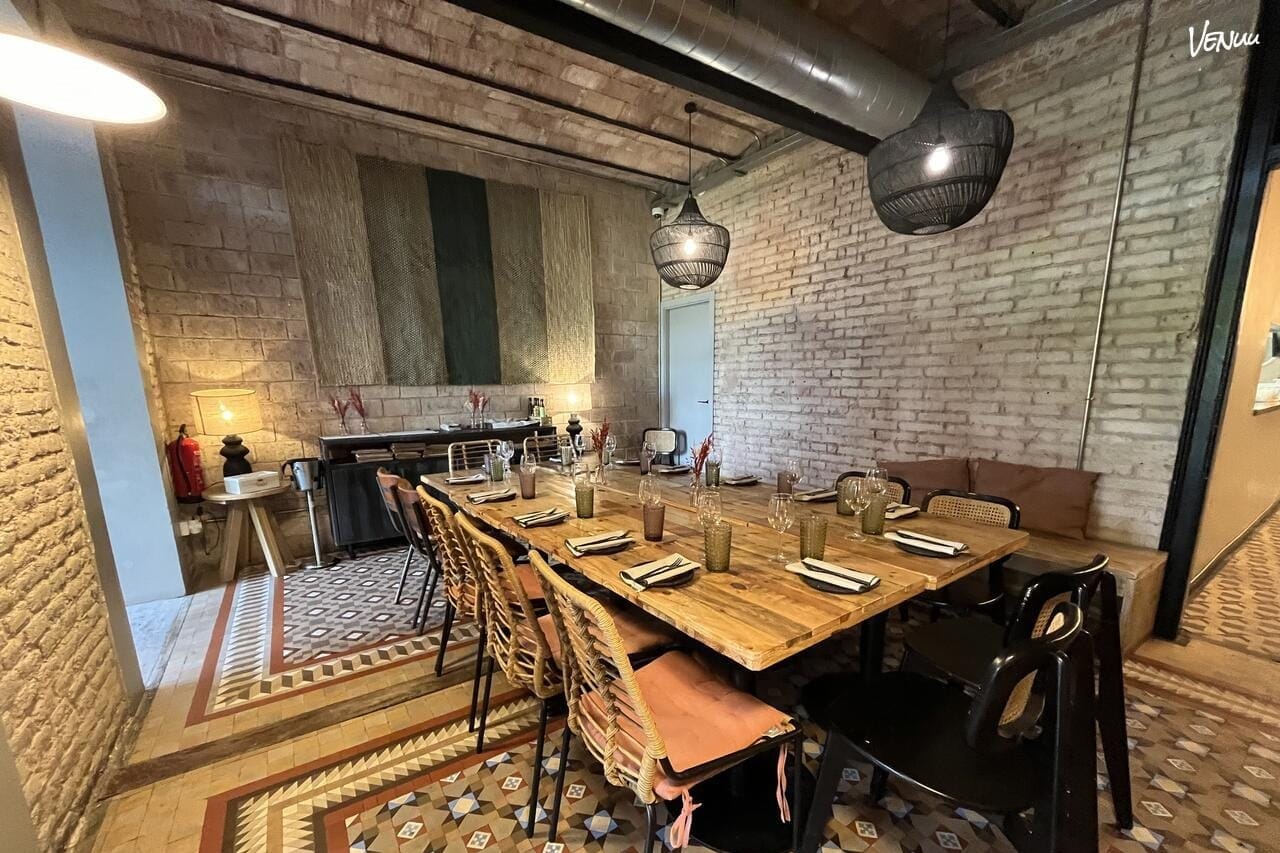  Restaurante Tros de la Rambla - Sala Hort, un restaurante en Barcelona con sala privada y precios asequibles para grupos.
