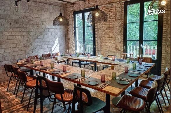 Restaurante Tros de la Rambla - Sala Rambla, restaurante en Barcelona con reservados para grupos, ideal para cenar en La Rambla sin caer en trampas turísticas.