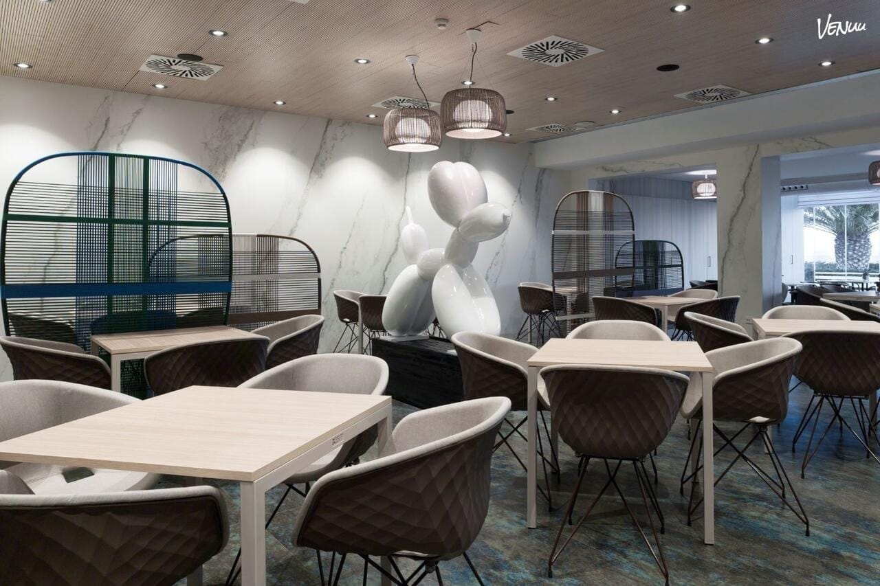 Sala Alfaro en el Hotel Neptuno, el centro de conferencias en Valencia con vistas y comodidad en un solo lugar.