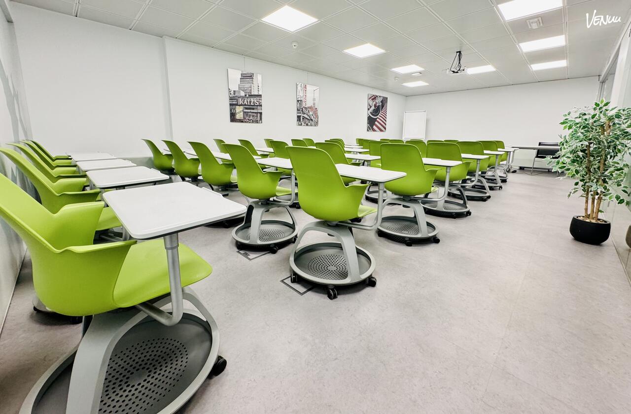 Sala N, espacio moderno y funcional para reuniones profesionales sin complicaciones.