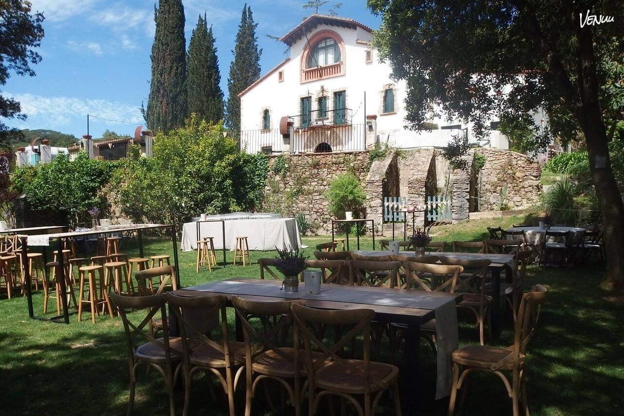 Sant Pere de Clara - El Encinar, un jardín rodeado de naturaleza en Barcelona para eventos especiales.