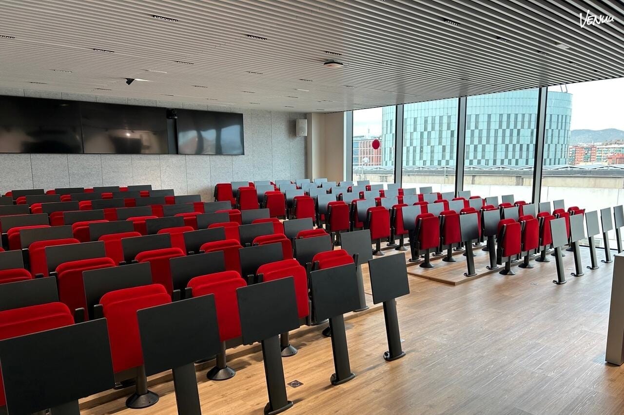  TBS Education - Sala de Conferencias, un espacio en Barcelona donde los eventos fluyen sin "problemas técnicos".