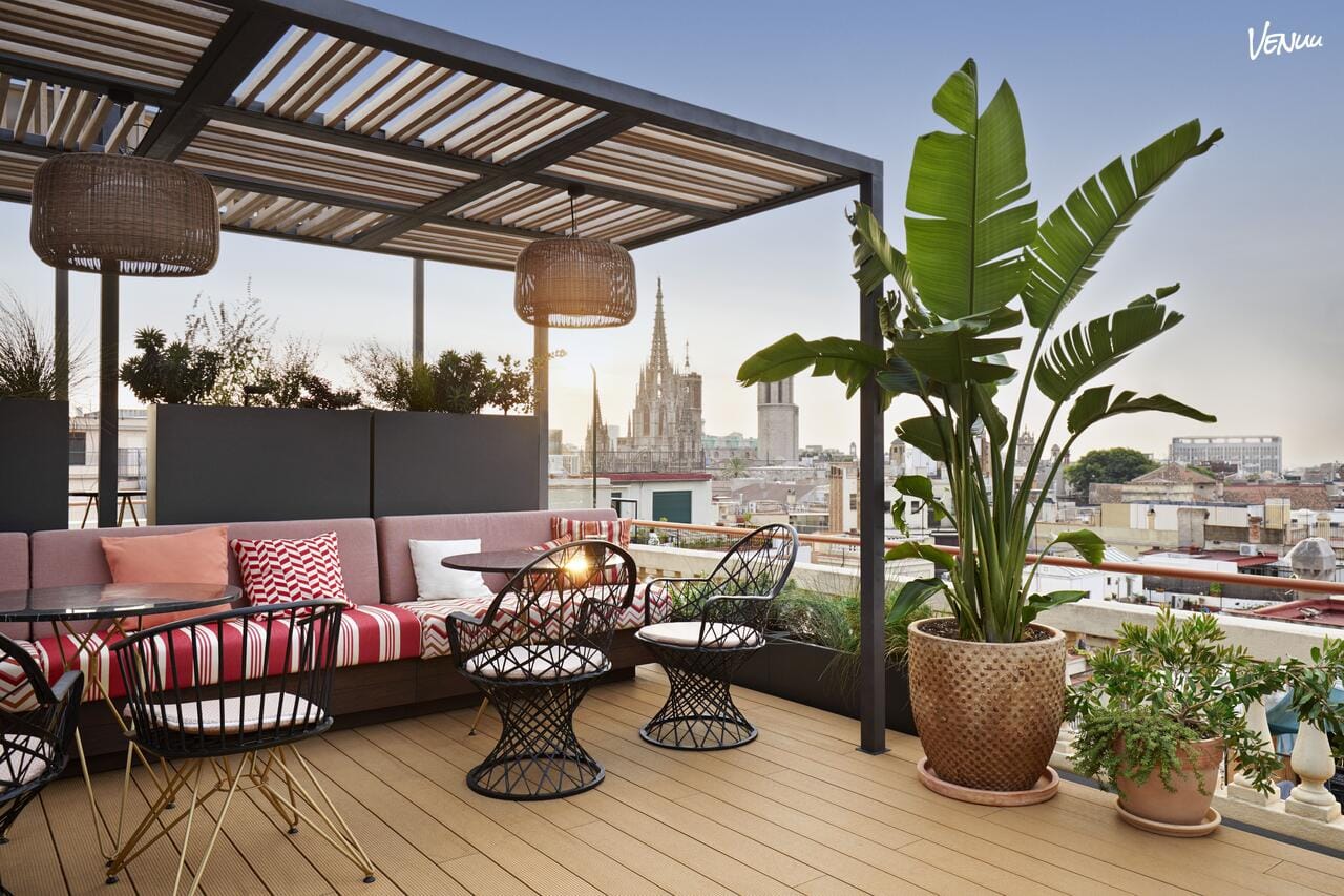 Terraza de Vivi Barcelona: Terraza espectacular con vistas a la ciudad. Perfecta para fiestas donde el cielo es el límite (literalmente).