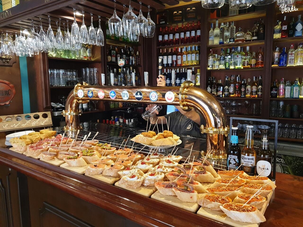 The Lounge Beer House, el mejor bar de cervezas en Valencia para despedidas de soltera llenas de risas y brindis.