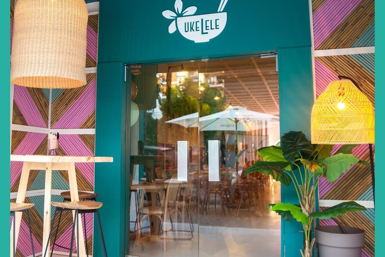 Ukelele Gastro Lounge, donde la comida y la música crean la fiesta perfecta.