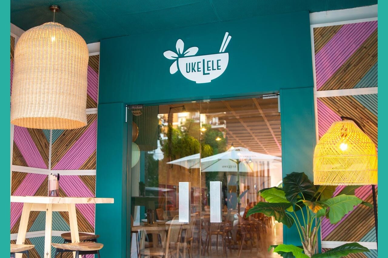 Ukelele Gastro Lounge, un local temático y familiar para fiestas infantiles con ambiente tropical y divertido.