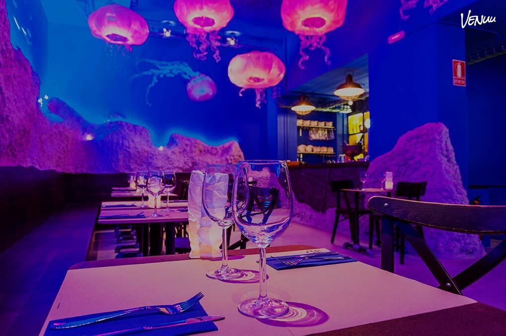 Verne - Salón Privado Speakeasy, un local secreto en Barcelona perfecto para fiestas privadas con estilo clandestino.