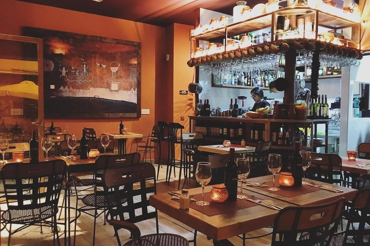 Aborigen en Málaga, restaurante original y moderno ideal para celebraciones con mucha personalidad y sabor creativo.