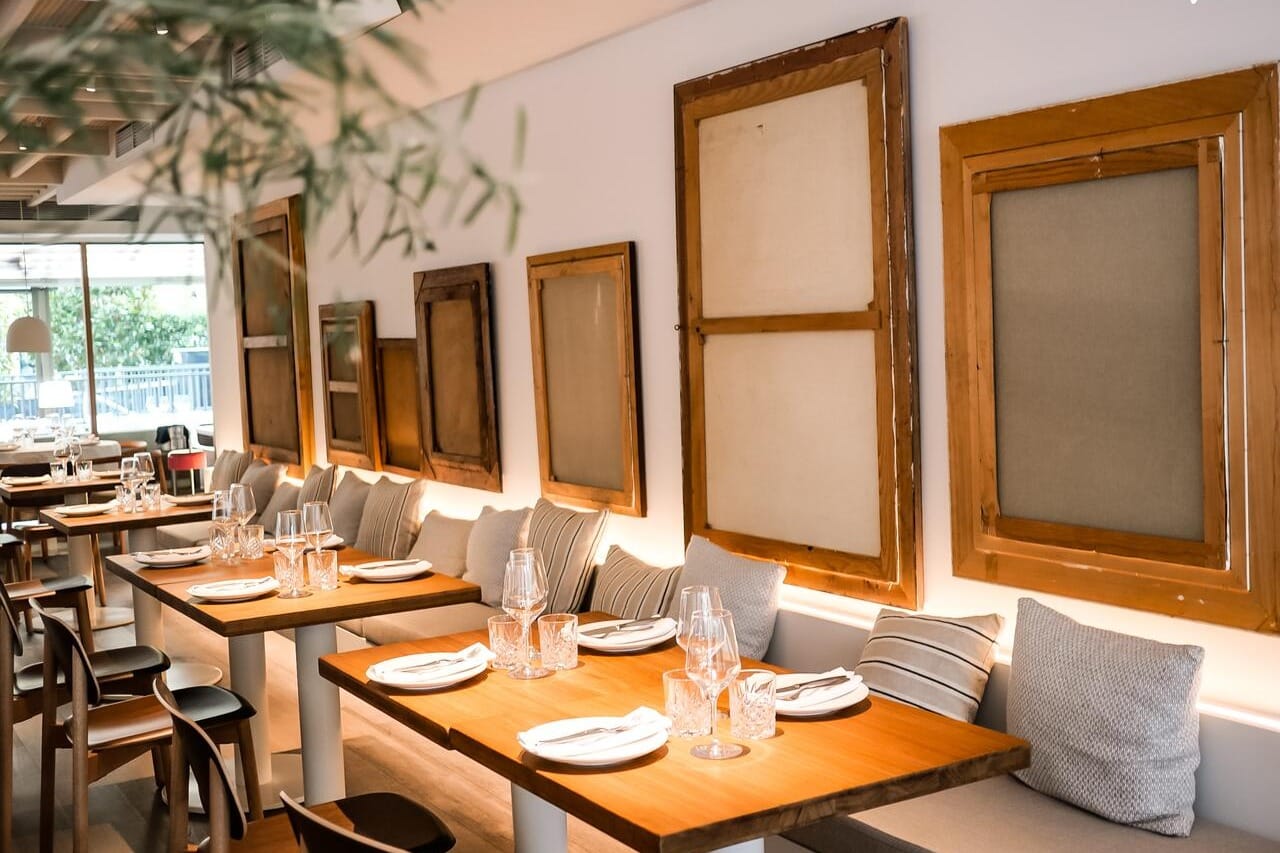  Alrevés Restaurante en Barcelona, espacio original y teatral ideal para cenas de empresa atrevidas, diferentes y muy divertidas.