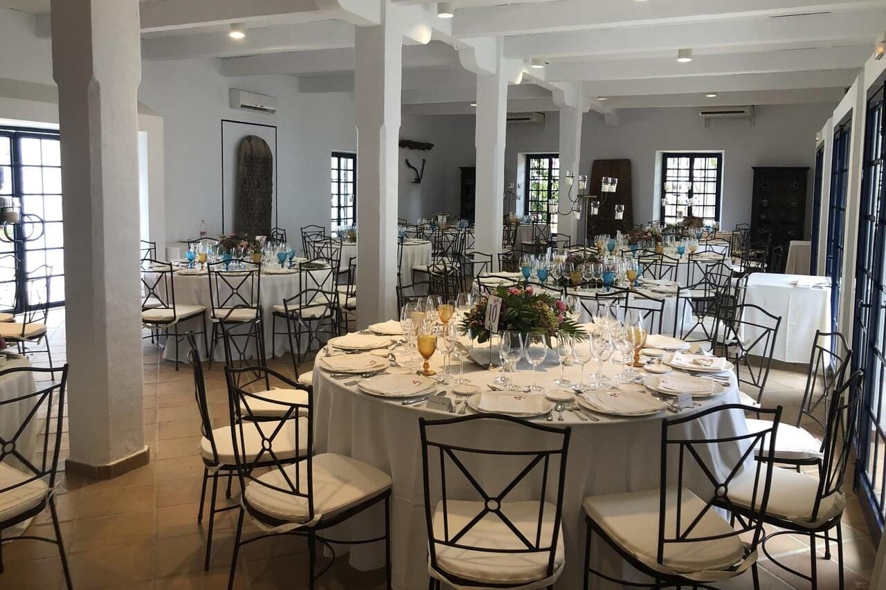 Cortijo El Esparragal, salón elegante y fiestero para tu gran noche de 18.