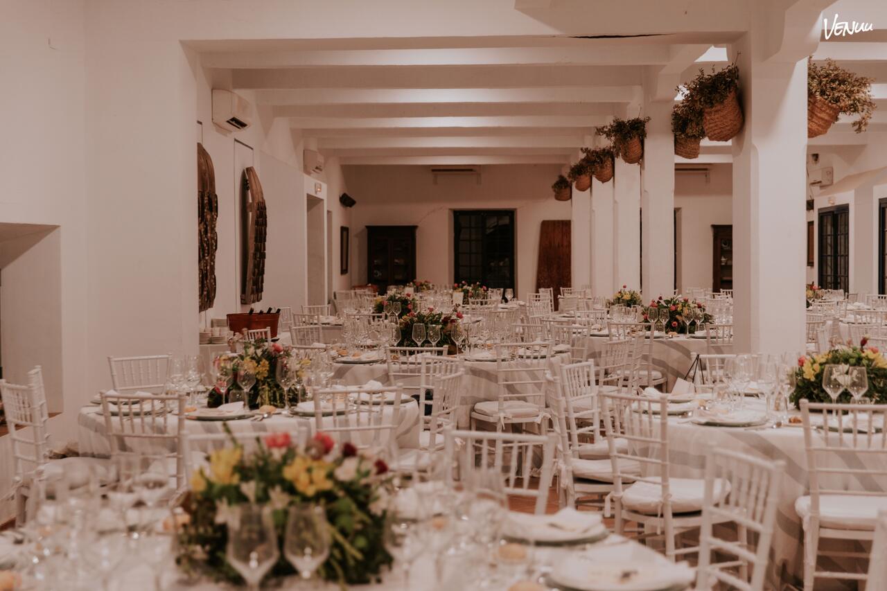 Salón La Encina, alegría sevillana en formato fiesta familiar y sin estrés.