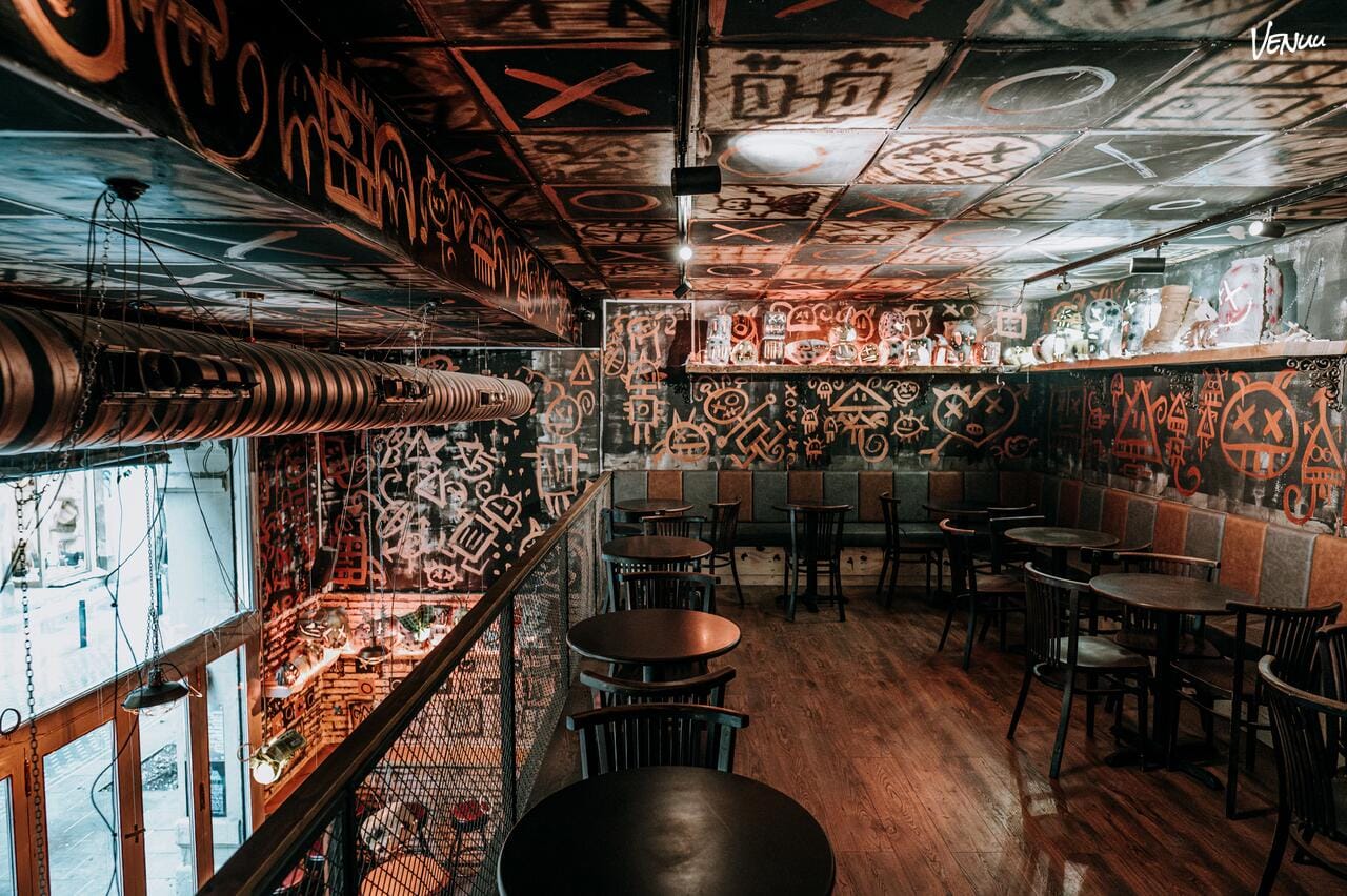 El Bestiari Sala Privada, bar escondido en Barcelona para cumpleaños secretos y exclusivos.