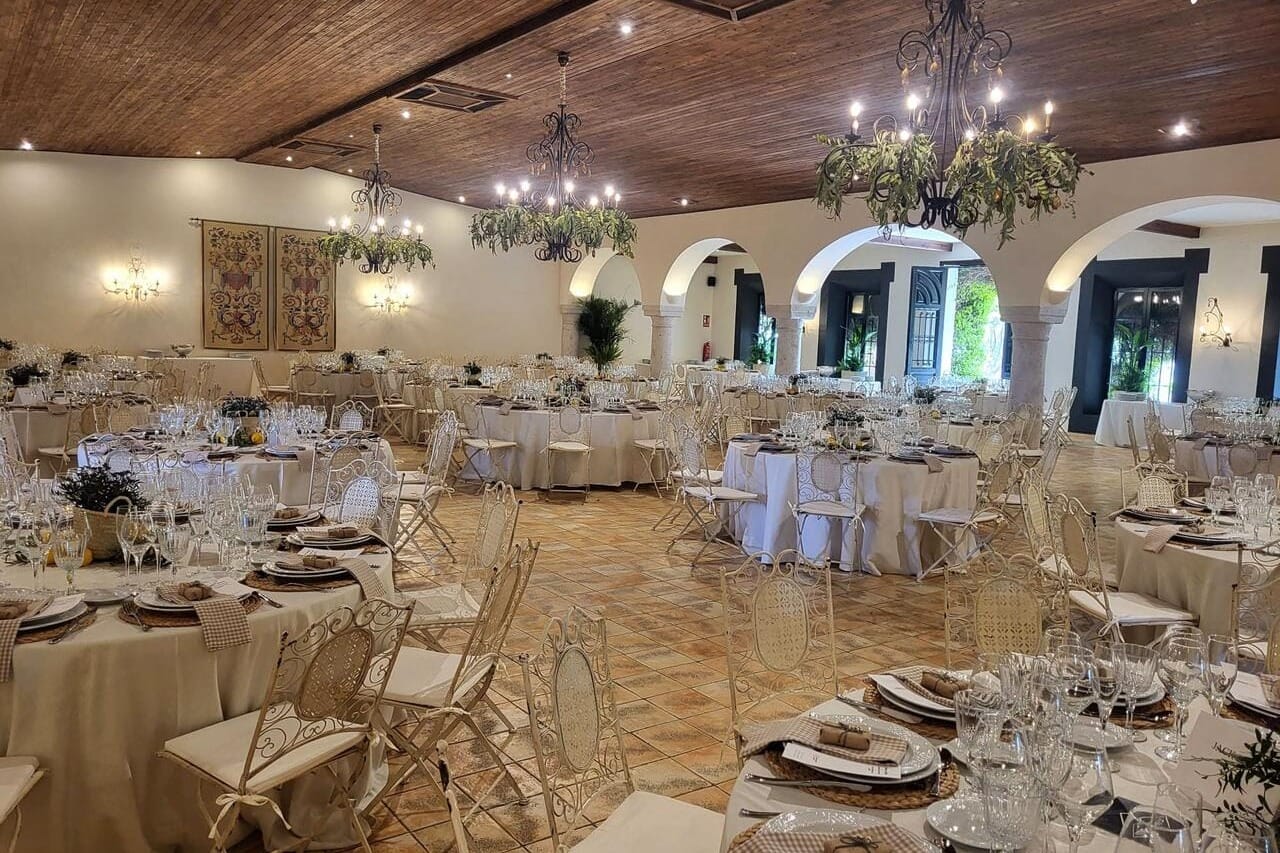 Hacienda Los Frailes, amor eterno con esencia sevillana y alegría sin filtro.