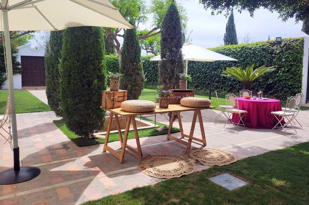 Patio de los Naranjos en Hacienda Los Frailes de San Alberto, lugar lleno de encanto andaluz para eventos especiales.