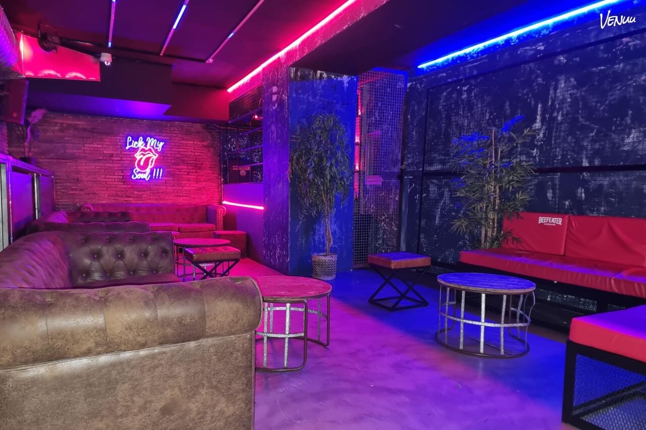 Hangar48, sala nocturna de Madrid con estilo industrial para cumpleaños cañeros y sin límite.