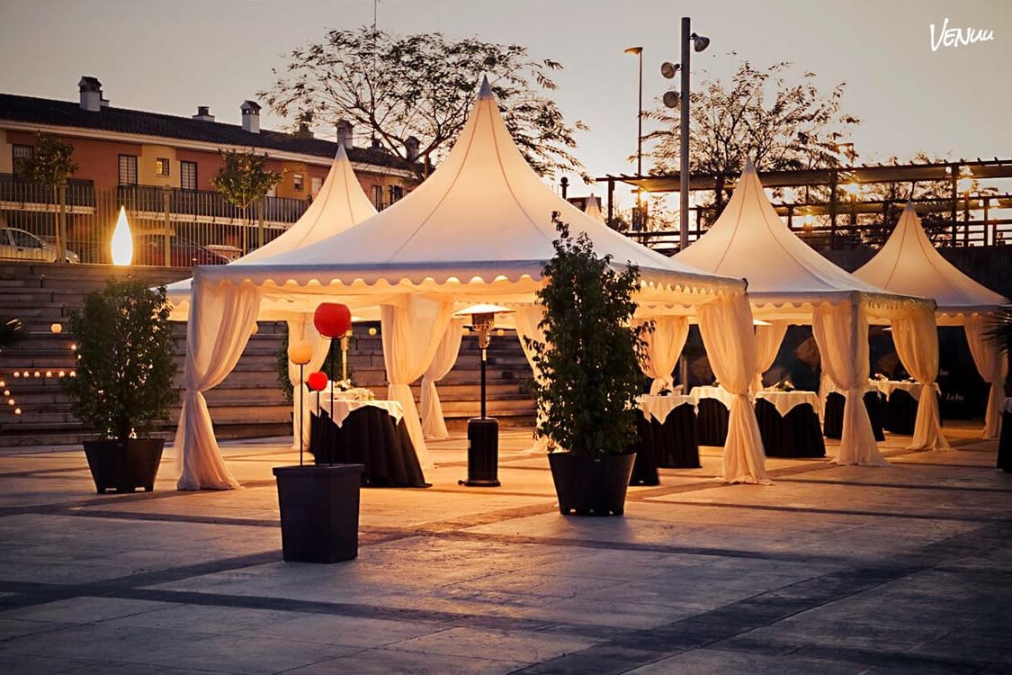 Salón Plenario, hotel + fiestón + comodidad total para cumpleaños bien montados.