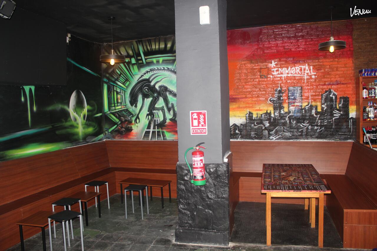 Inmortal, bar rockero y económico para cumpleaños alternativos en Valencia.