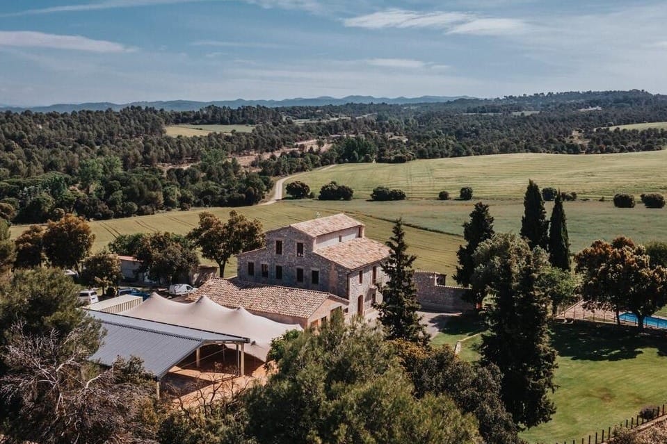 Les Quingles, casa rural encantadora con jardín para bodas originales y llenas de amor.