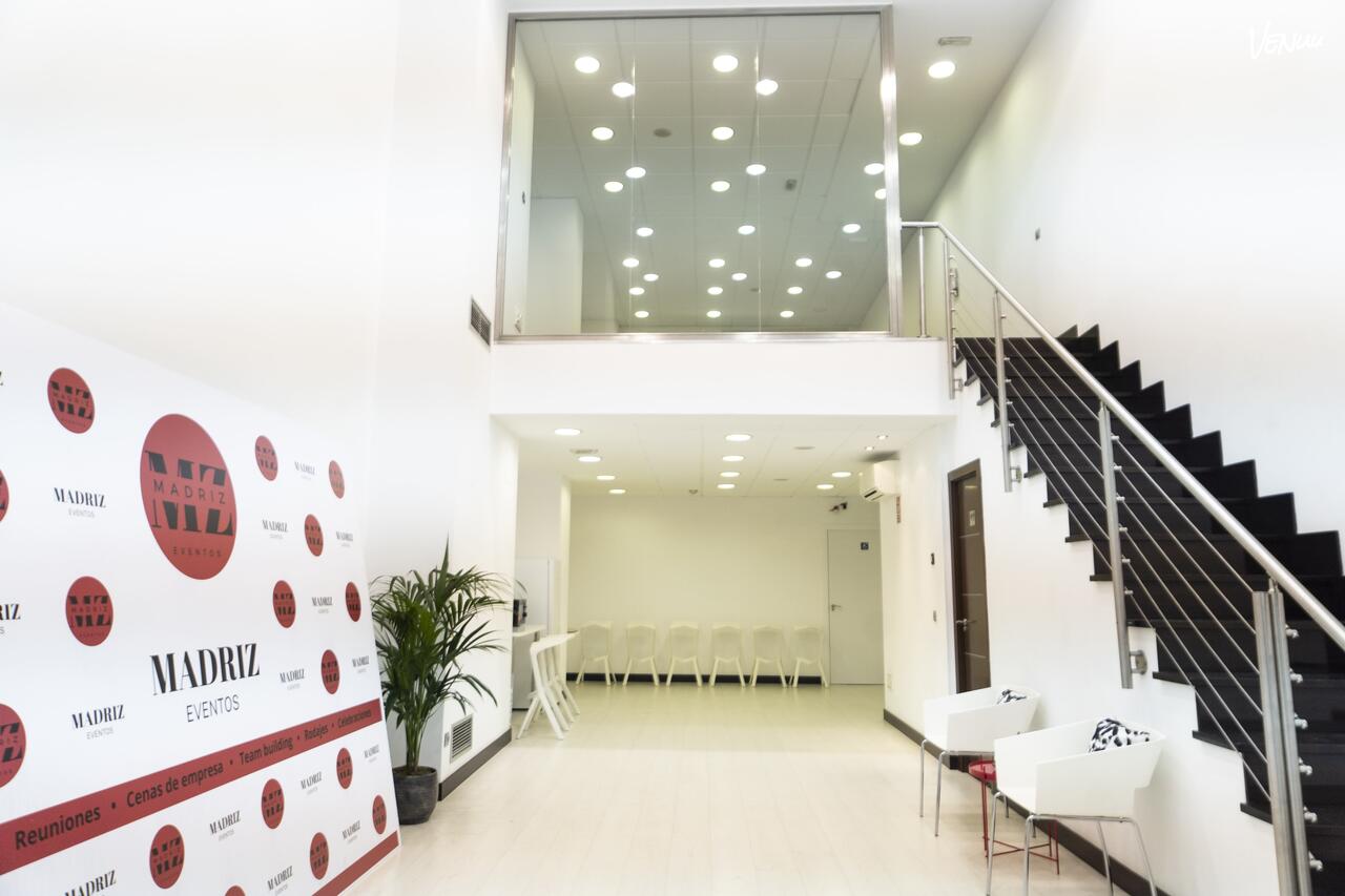  MZ Event Space, sala moderna y económica en Madrid para cumpleaños con estilo.