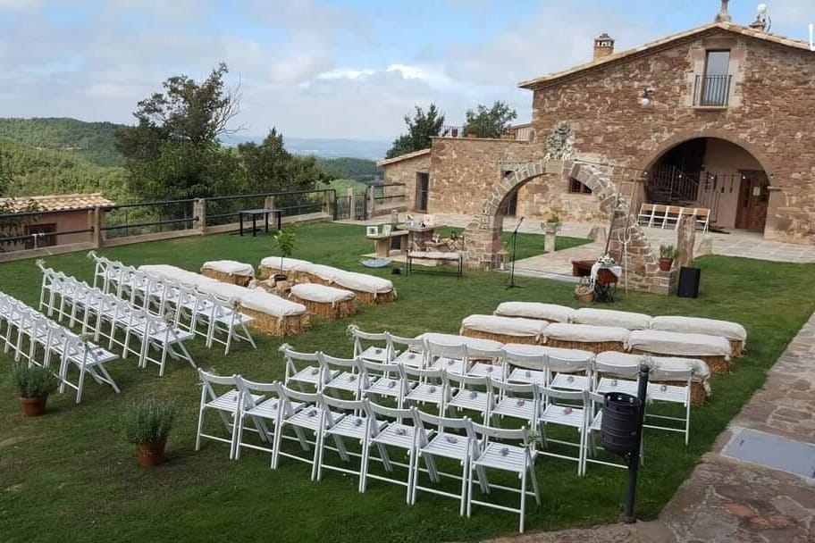 Mas Postius Exterior, jardín XXL para fiestas épicas con alma rústica.