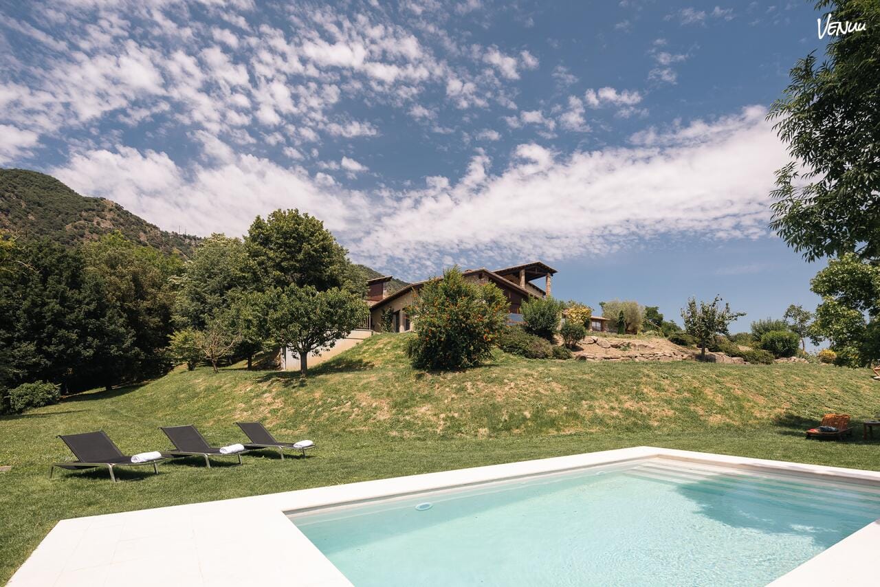  Mas Redortra, masía rural con encanto y vistas espectaculares para bodas mágicas.