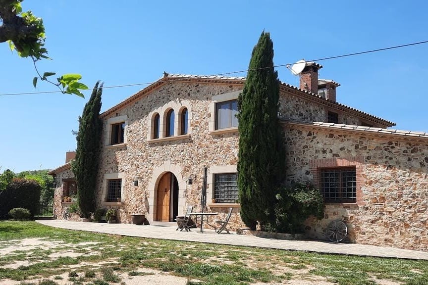 Masia Can Marc, masía con historia y encanto en la Costa Brava para bodas llenas de personalidad y calidez.