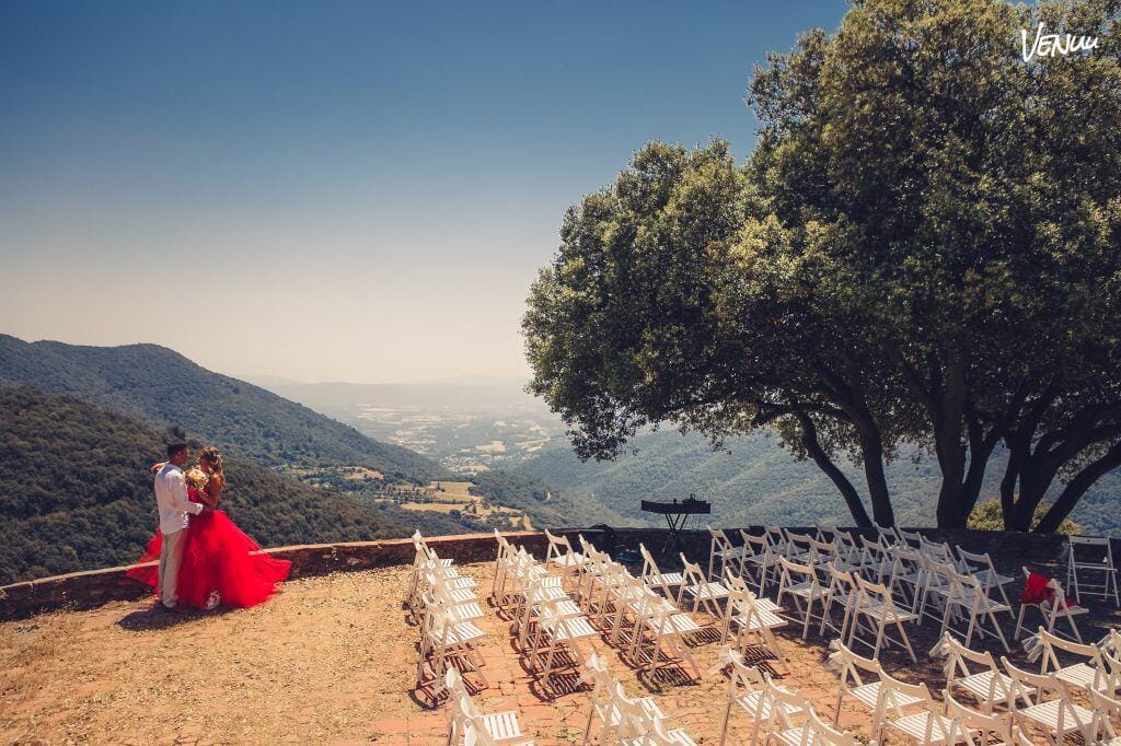 Masia Extraordinaria, finca rural y bohemia con alojamiento para bodas únicas.