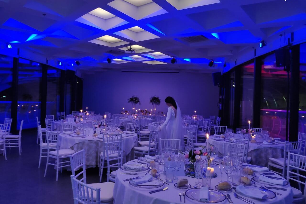 Metropol Eventos en Sevilla, espacio céntrico y elegante para congresos de alto nivel y eventos profesionales.