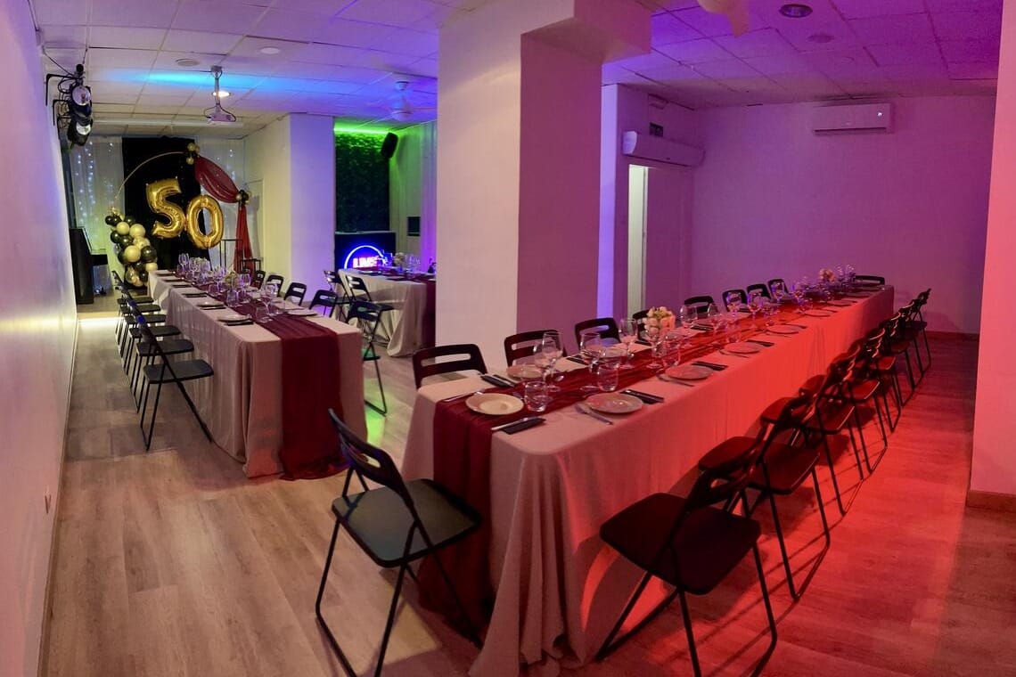 Mi Tierra Club, sala equipada y versátil para bautizos familiares en Valencia.