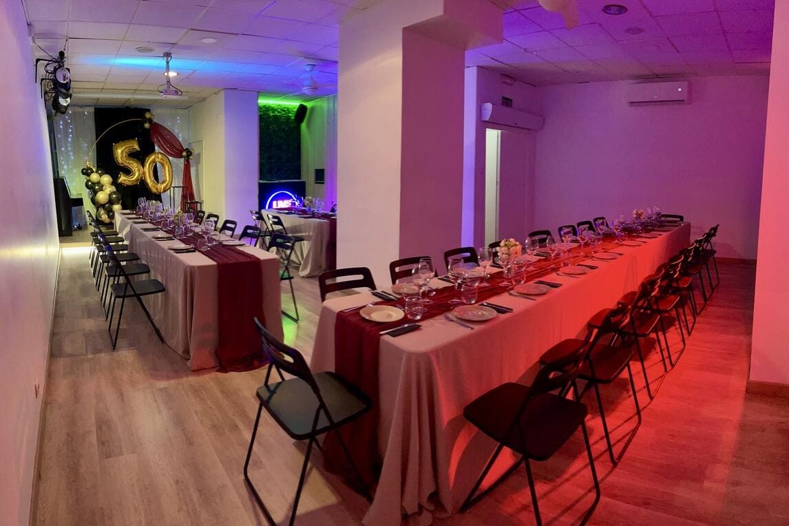 Mi Tierra Club, salón tropical en Valencia ideal para fiestas con flow caribeño.