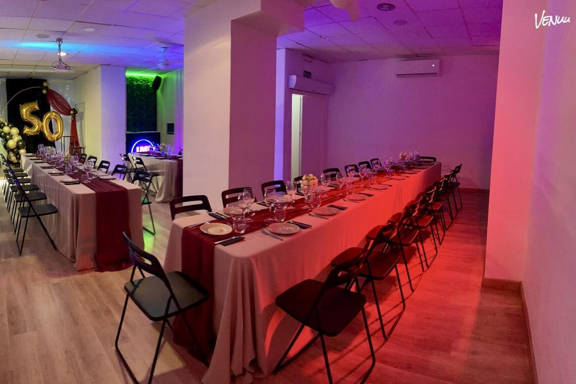 Mi Tierra Club en Valencia, sala de eventos amplia y accesible para comuniones familiares y personalizadas.
