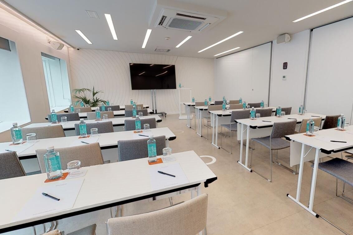 Sala Nueva York, espacio de reuniones con estilo cosmopolita en Madrid.