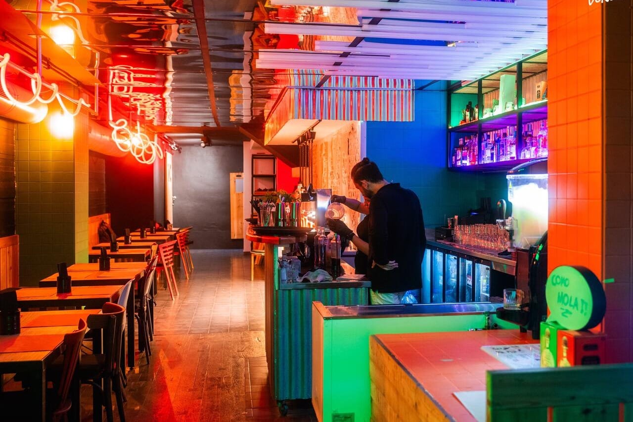 TikTakó, restaurante para grupos con comida divertida y ambiente explosivo. Restaur