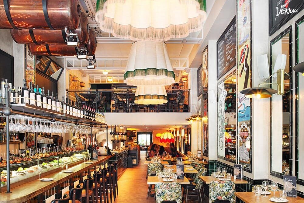 Taller de Tapas en Barcelona, restaurante ideal para cenas de Navidad informales y llenas de sabor y risas en grupo.