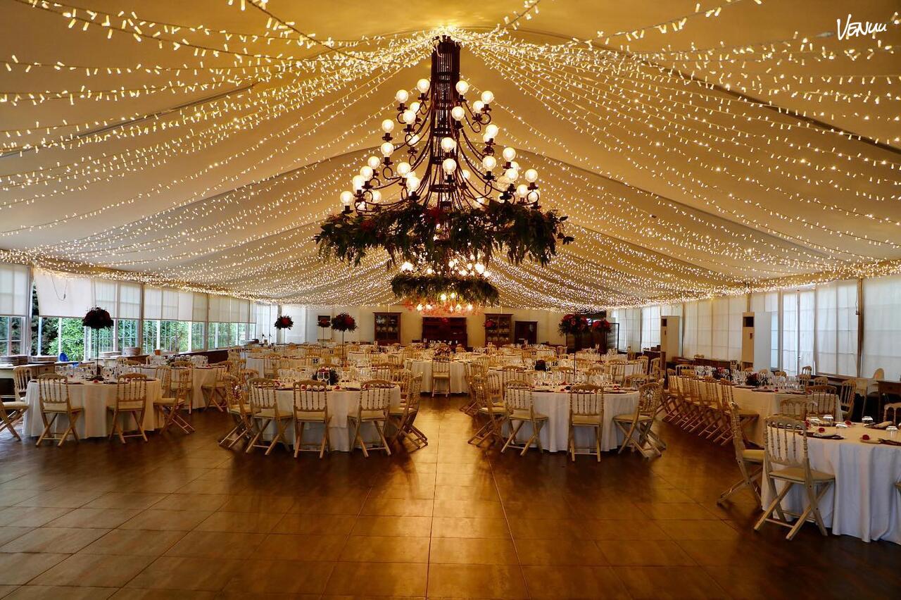 Torre de Reixes Carpa, bodas bajo lona con estilo, espacio y muchas risas.